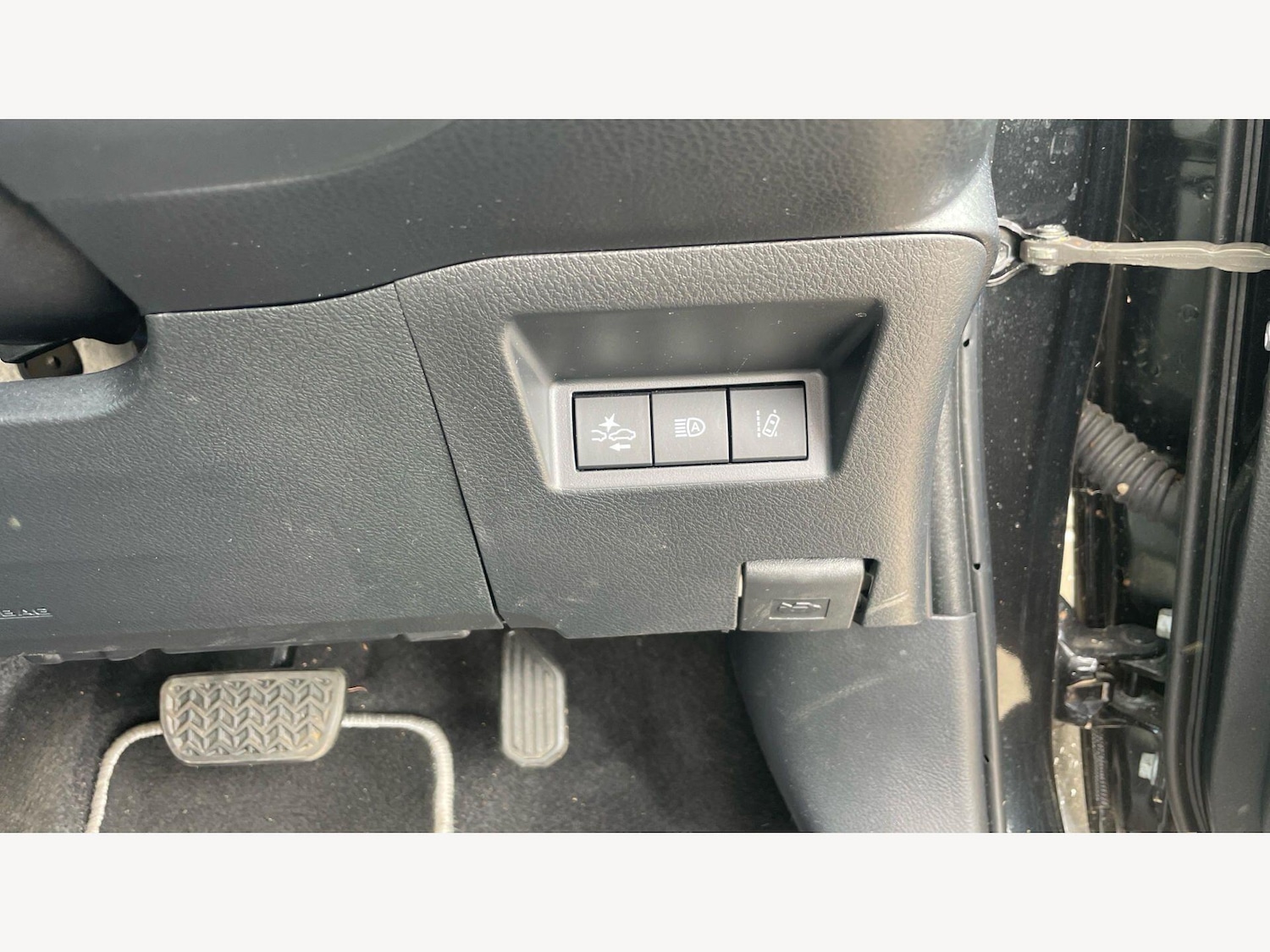 Used Toyota Yaris 2020 for sale - 77670488: Photo 30