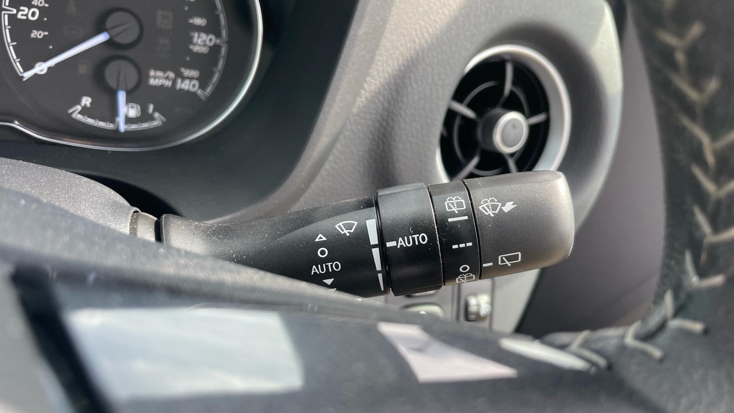 Used Toyota Yaris 2020 for sale - 77670488: Photo 35