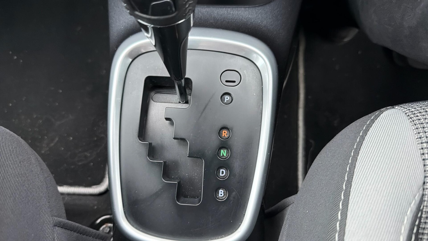 Used Toyota Yaris 2020 for sale - 77670488: Photo 37