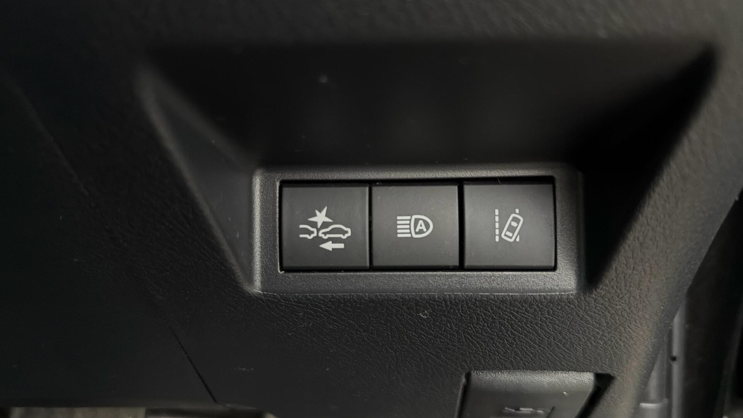 Used Toyota Yaris 2020 for sale - 77670488: Photo 46