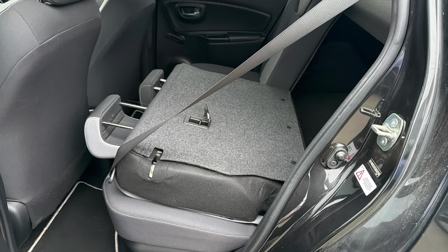 Used Toyota Yaris 2020 for sale - 77670488: Photo 57