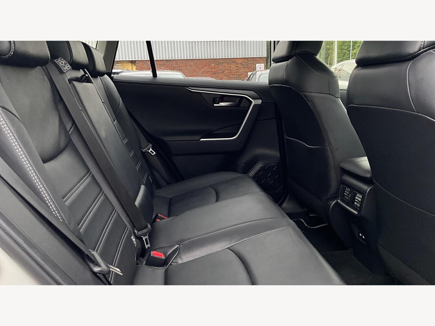 Used Toyota RAV4 2021 for sale - 76976276: Photo 14