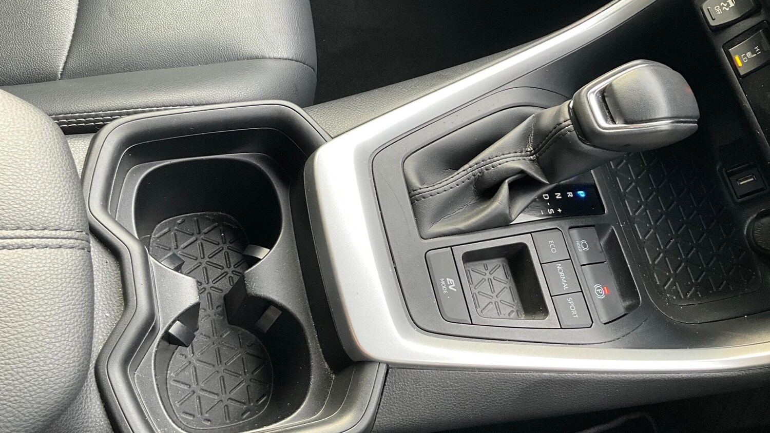 Used Toyota RAV4 2021 for sale - 76976276: Photo 36