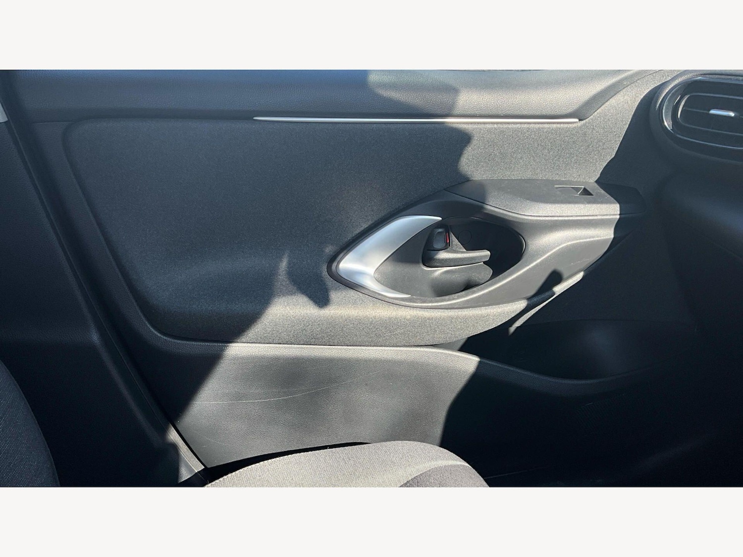 Used Toyota Yaris 2022 for sale - 78185442: Photo 36