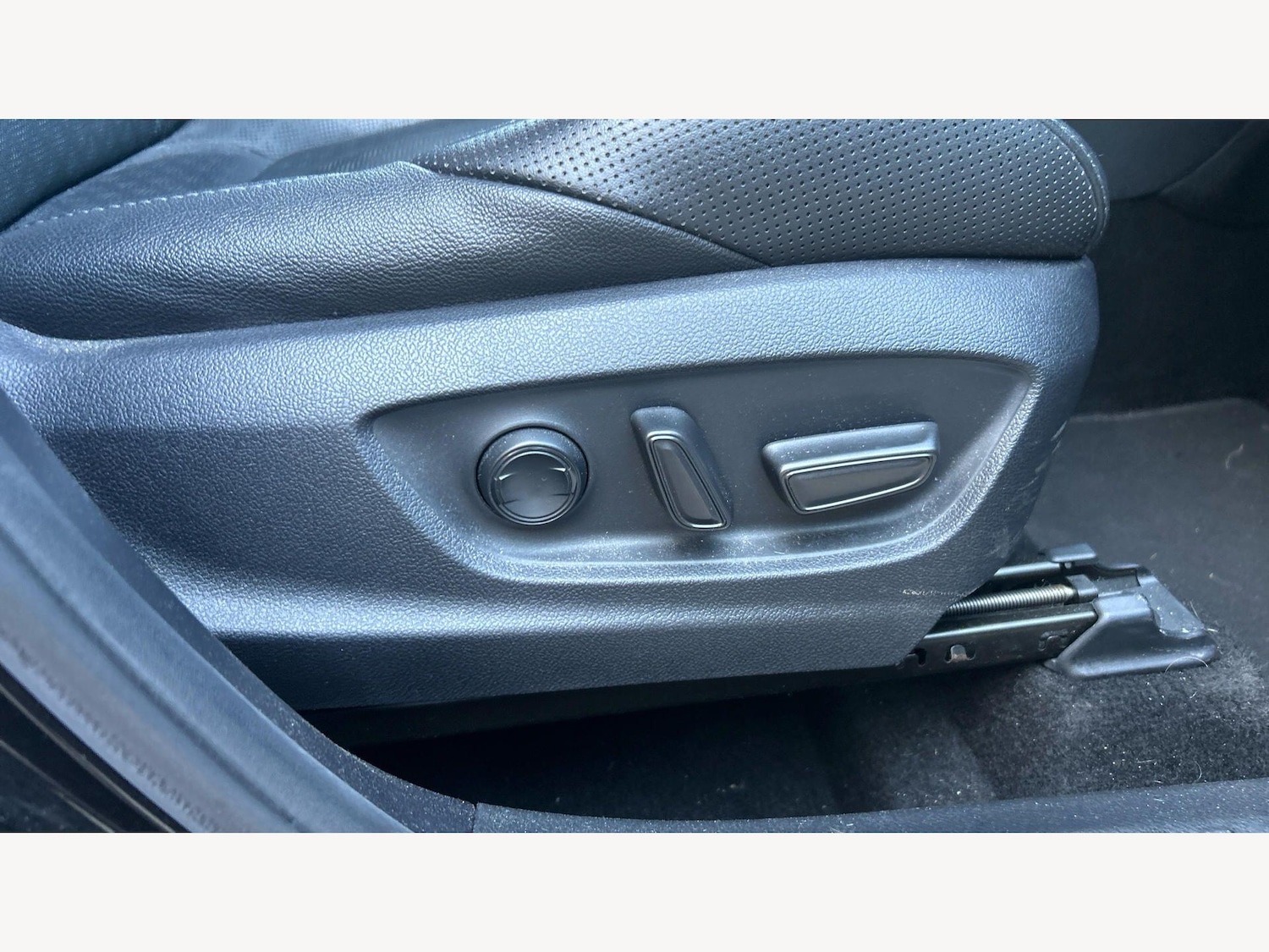 Used Toyota C-HR 2021 for sale - 78205227: Photo 41