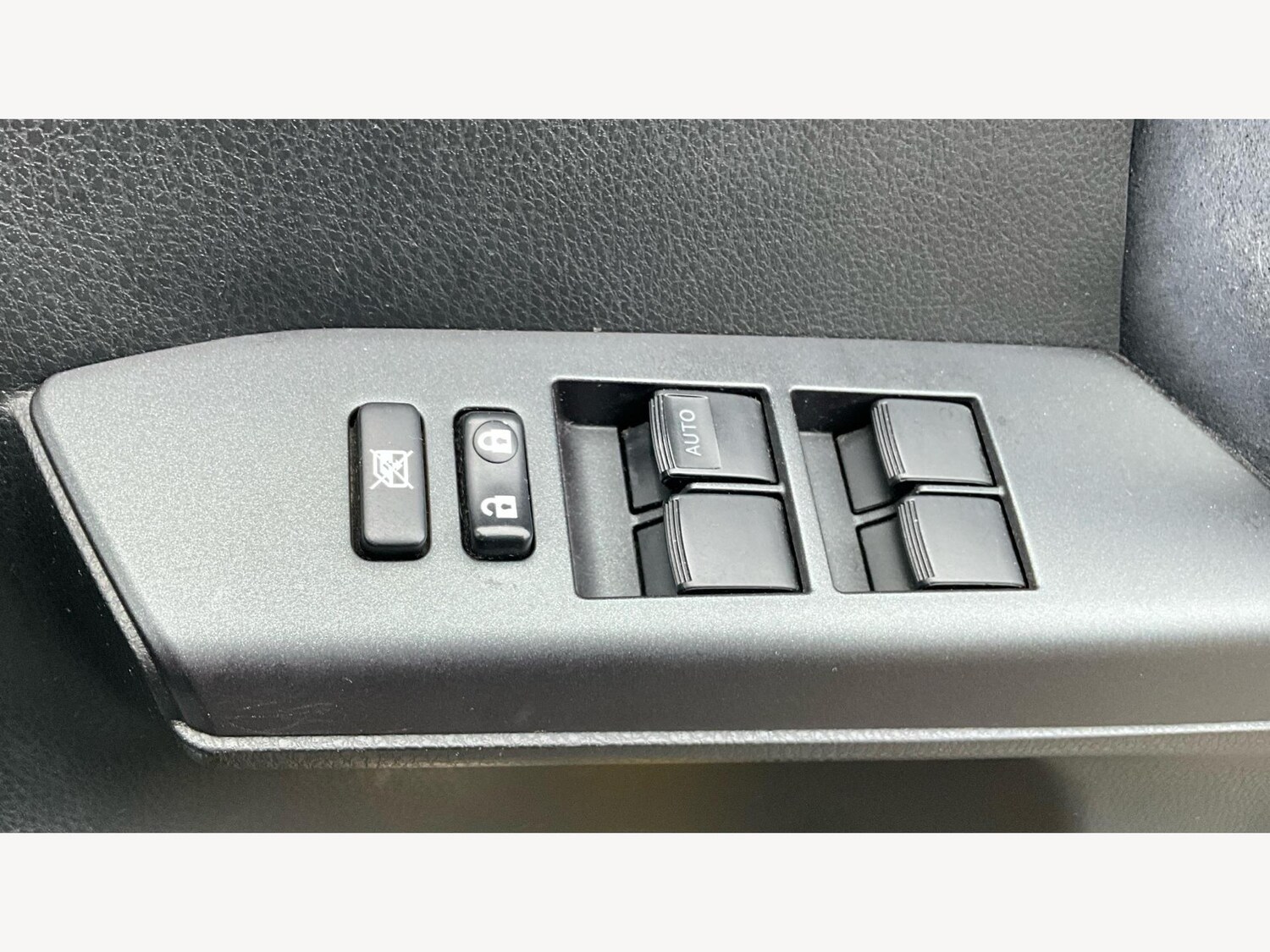 Used Toyota RAV4 2016 for sale - 77484414: Photo 29