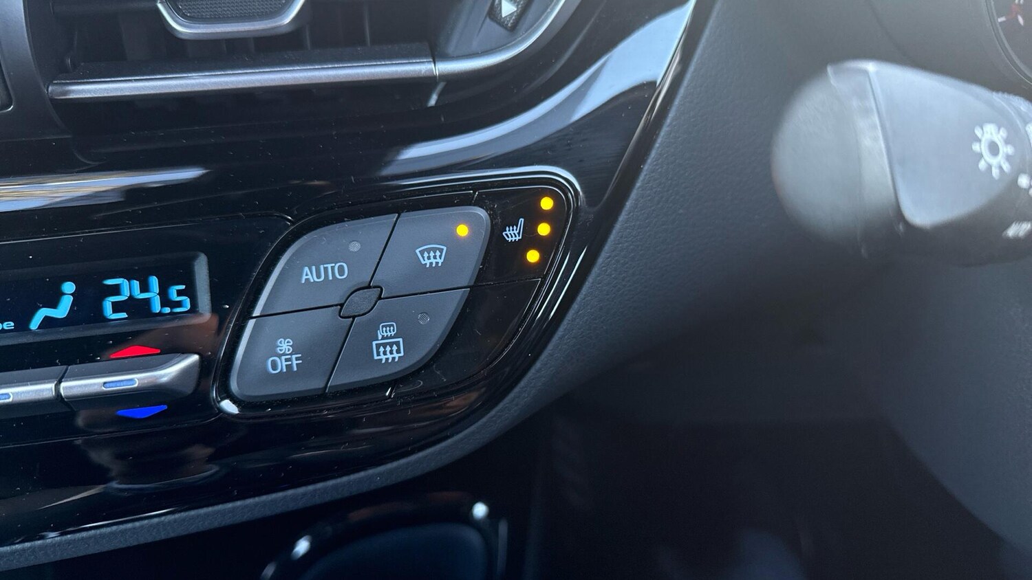 Used Toyota C-HR 2022 for sale - 77109907: Photo 35