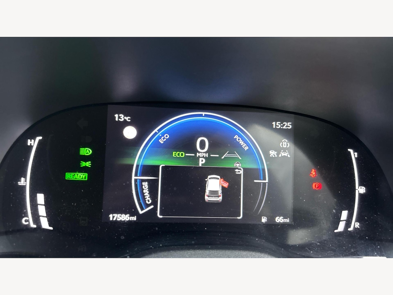 Used Toyota Yaris 2024 for sale - 76561182: Photo 11