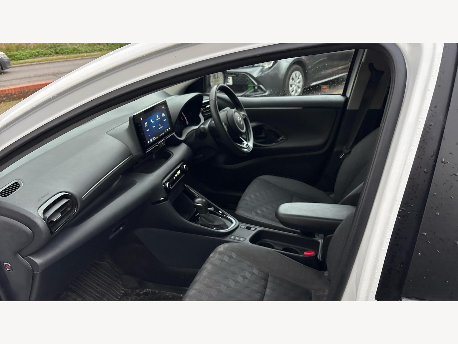 Used Toyota Yaris 2024 for sale - 76561182: Photo 12