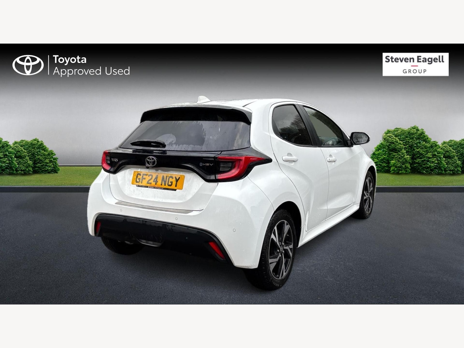 Used Toyota Yaris 2024 for sale - 76561182: Photo 2