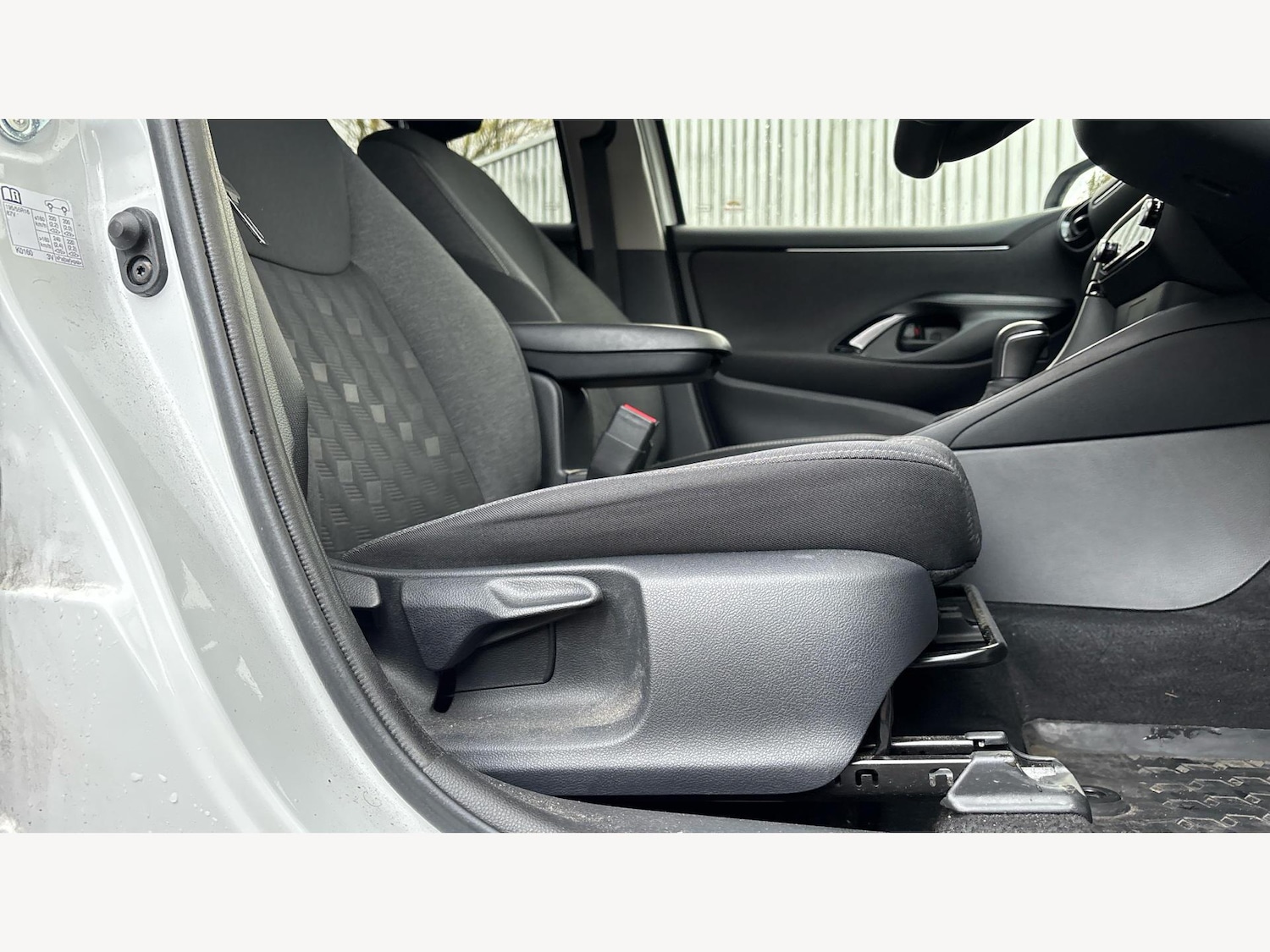 Used Toyota Yaris 2024 for sale - 76561182: Photo 22