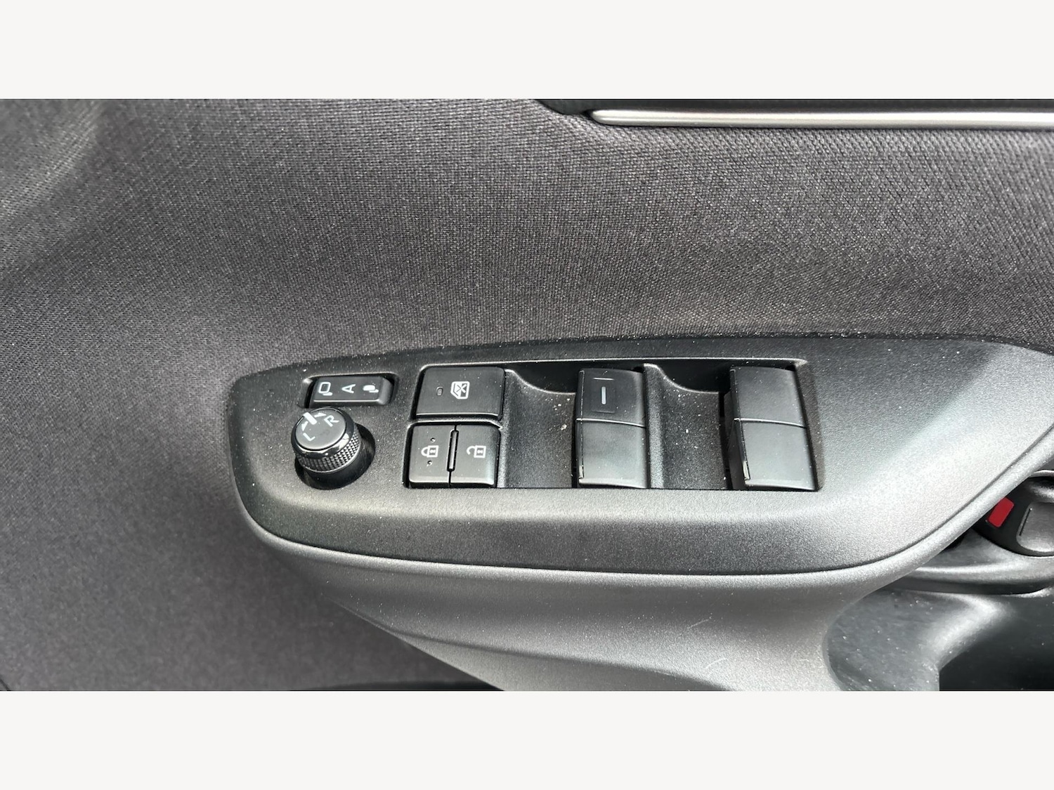 Used Toyota Yaris 2024 for sale - 76561182: Photo 23