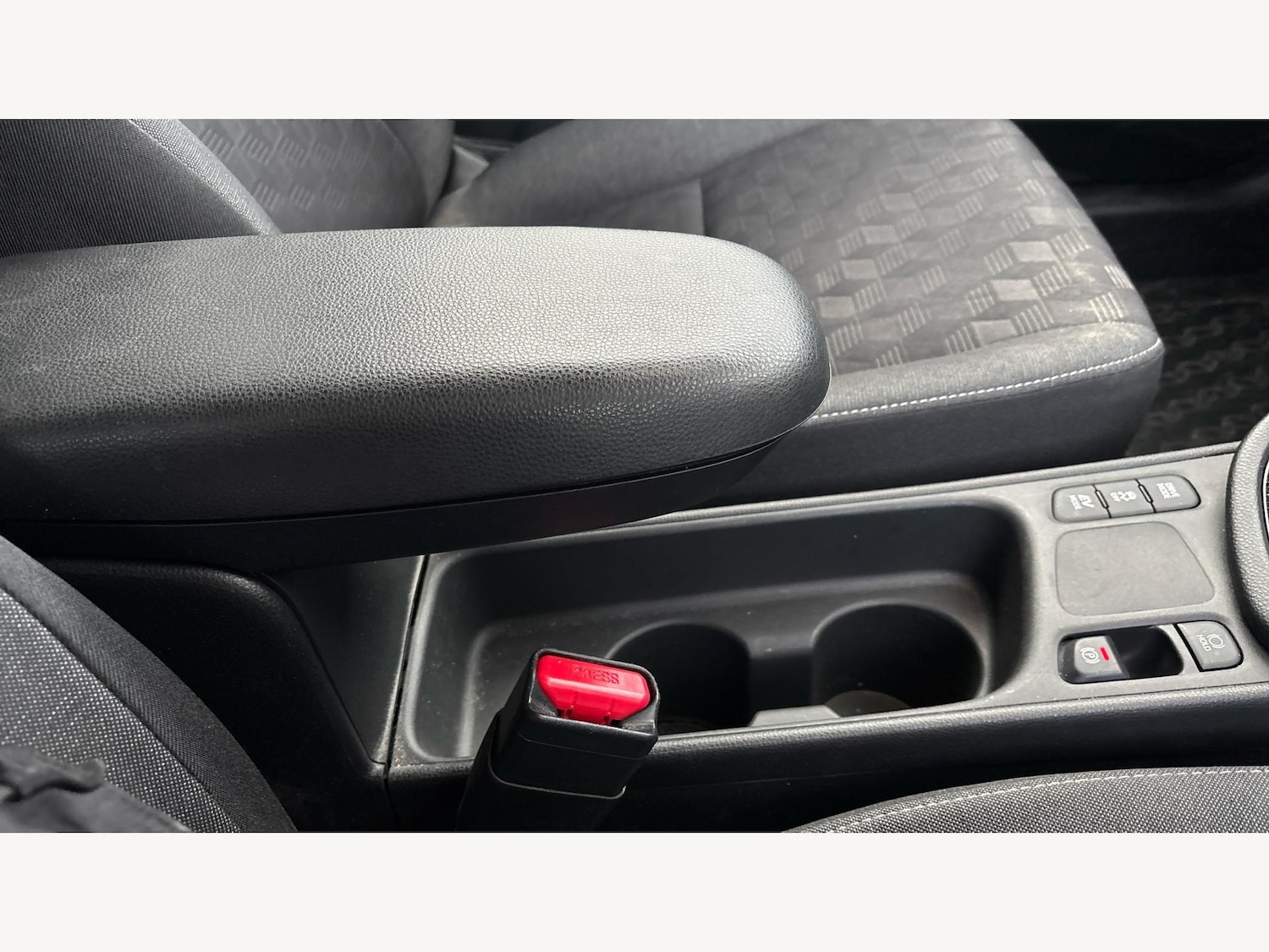 Used Toyota Yaris 2024 for sale - 76561182: Photo 31