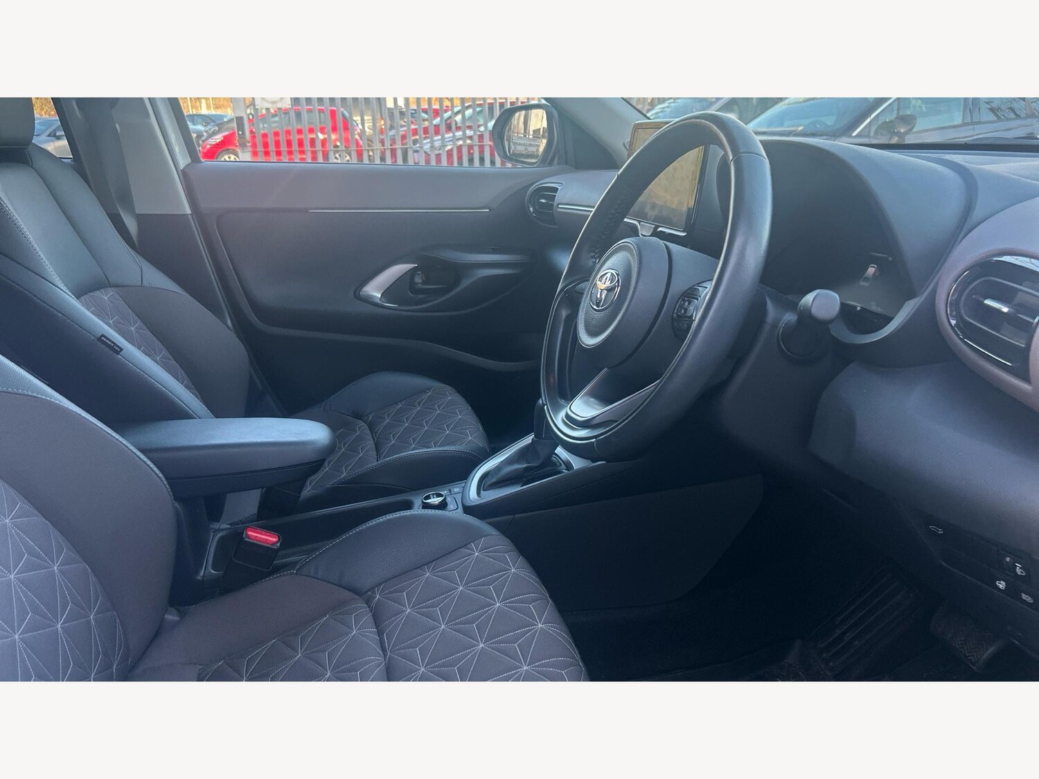 Used Toyota Yaris Cross 2023 for sale - 77254679: Photo 13