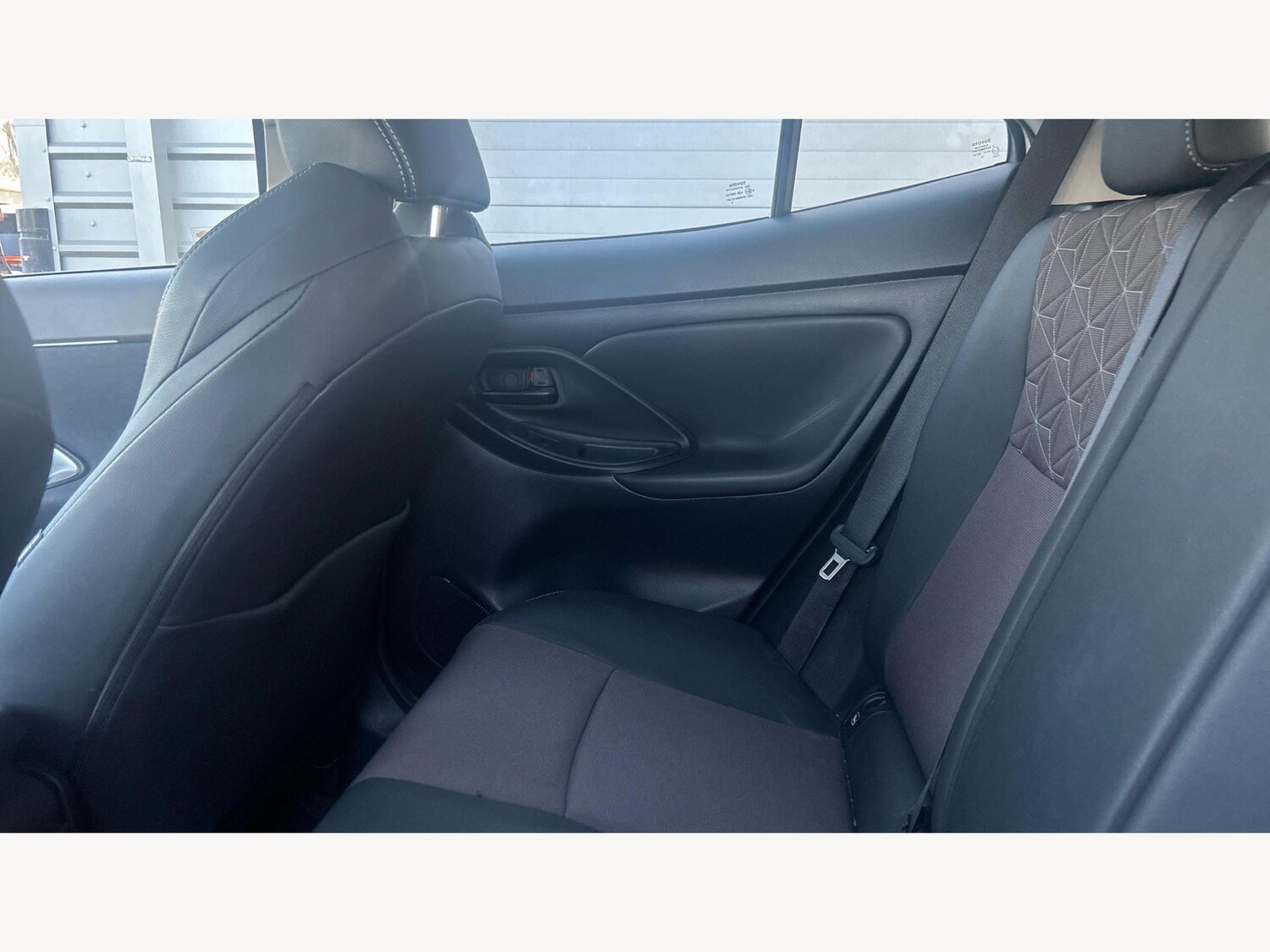 Used Toyota Yaris Cross 2023 for sale - 77254679: Photo 15