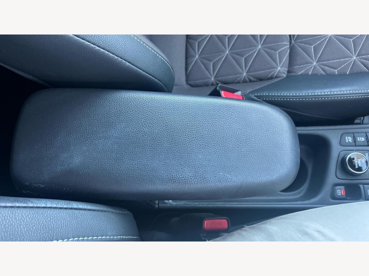 Used Toyota Yaris Cross 2023 for sale - 77254679: Photo 29