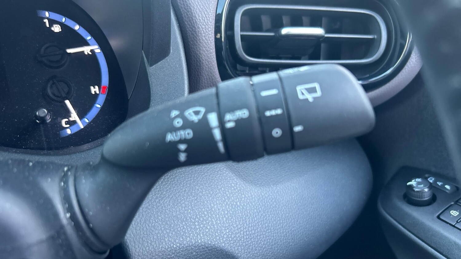 Used Toyota Yaris Cross 2023 for sale - 77254679: Photo 33