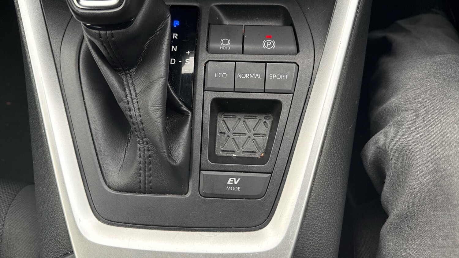 Used Toyota RAV4 2022 for sale - 76561715: Photo 36