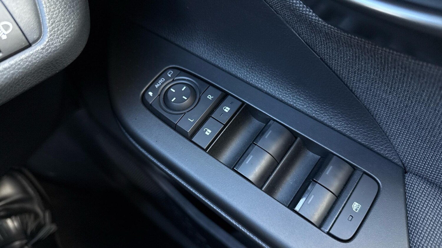 Used Toyota C-HR for sale - 77807671: Photo 33