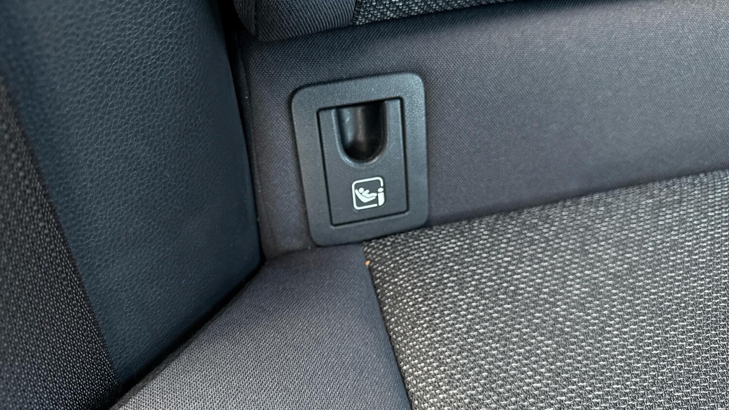 Used Toyota C-HR for sale - 77807671: Photo 40