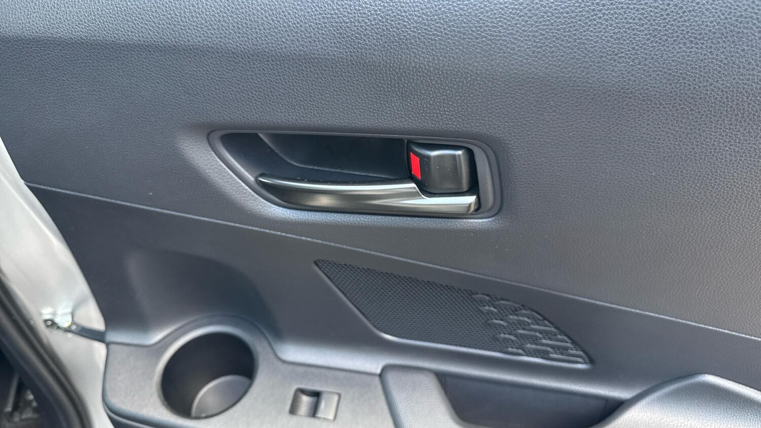 Used Toyota C-HR for sale - 77807671: Photo 64