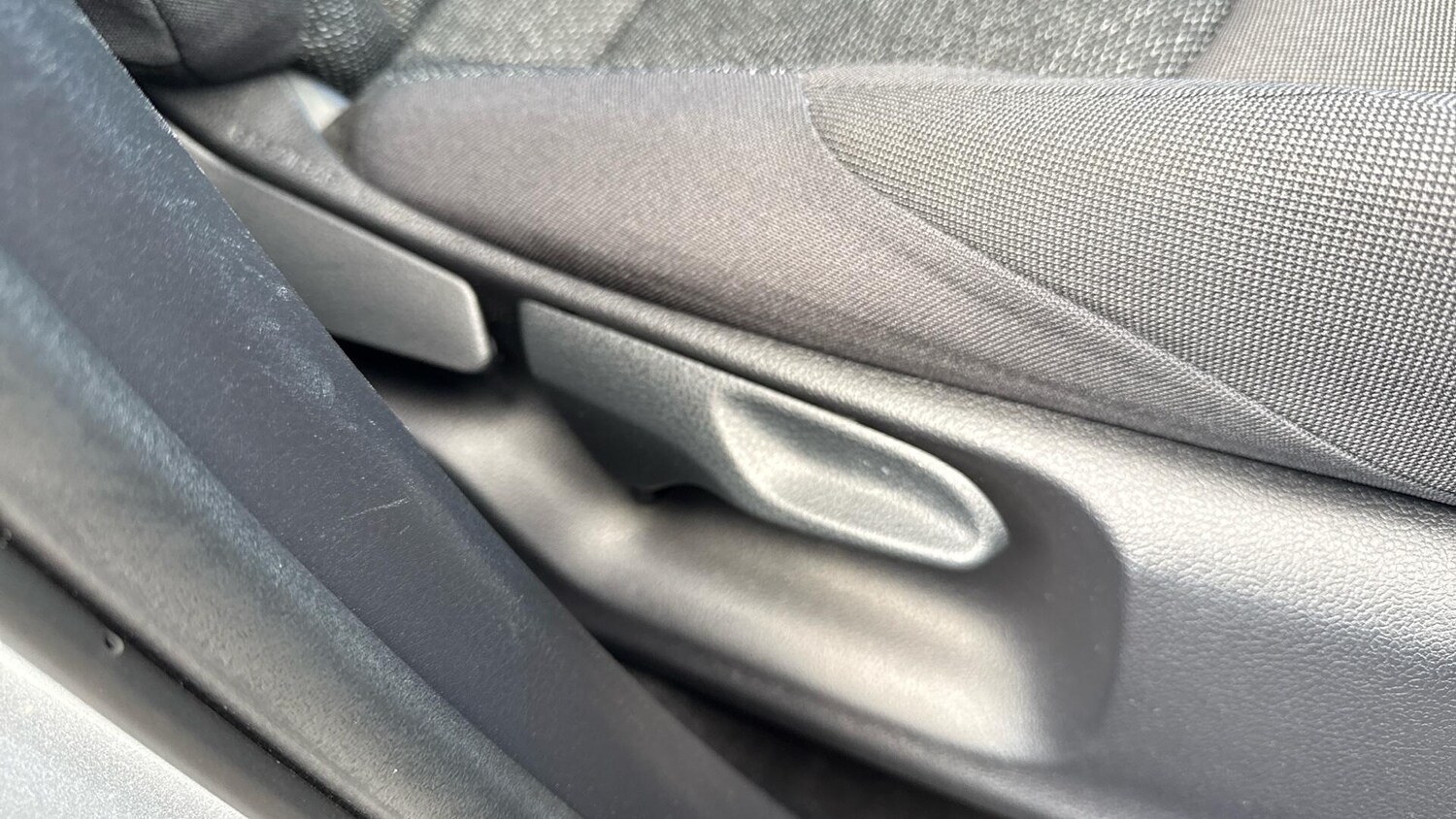 Used Toyota C-HR for sale - 77807671: Photo 68