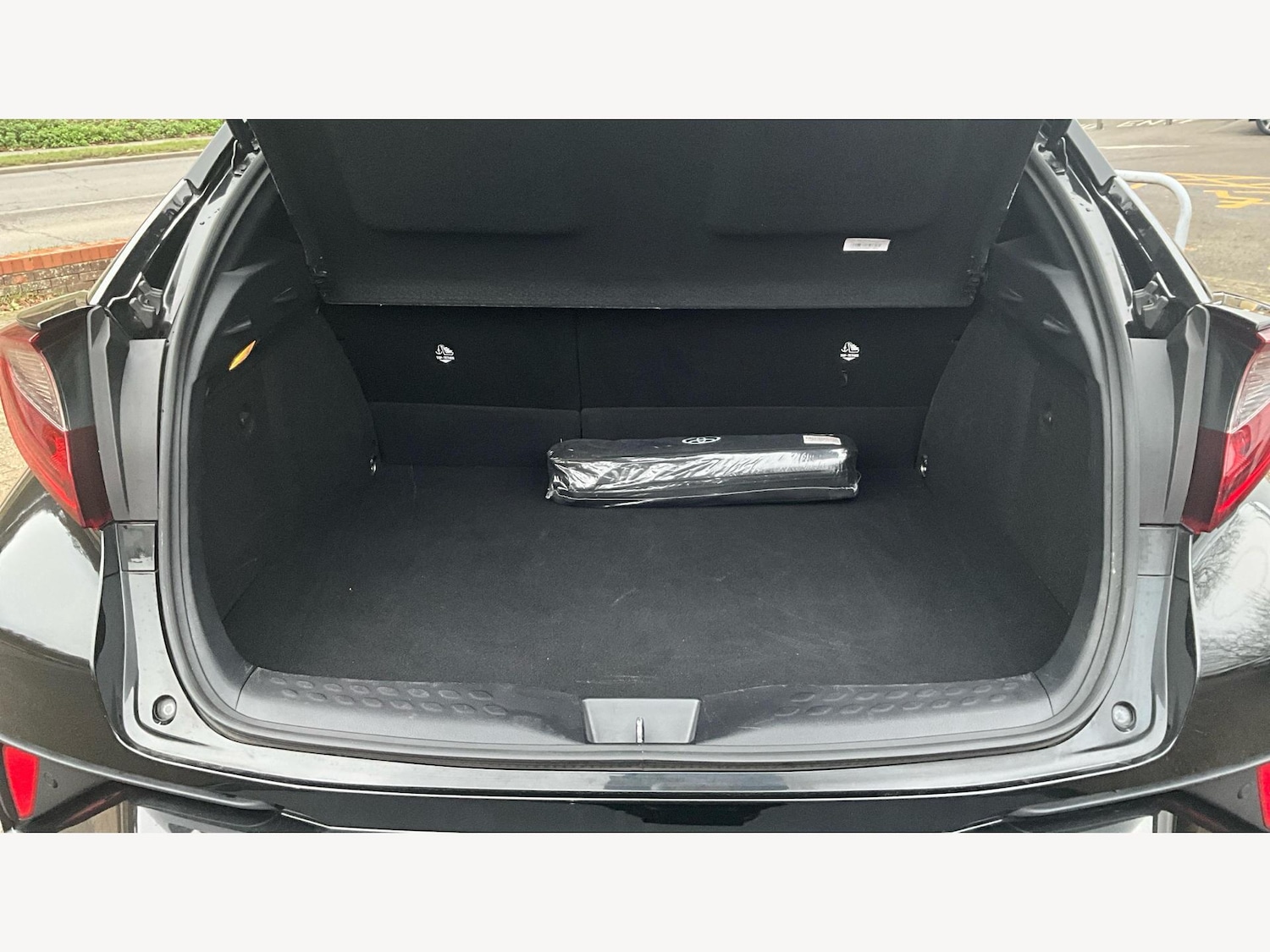 Used Toyota C-HR 2023 for sale - 77191209: Photo 16