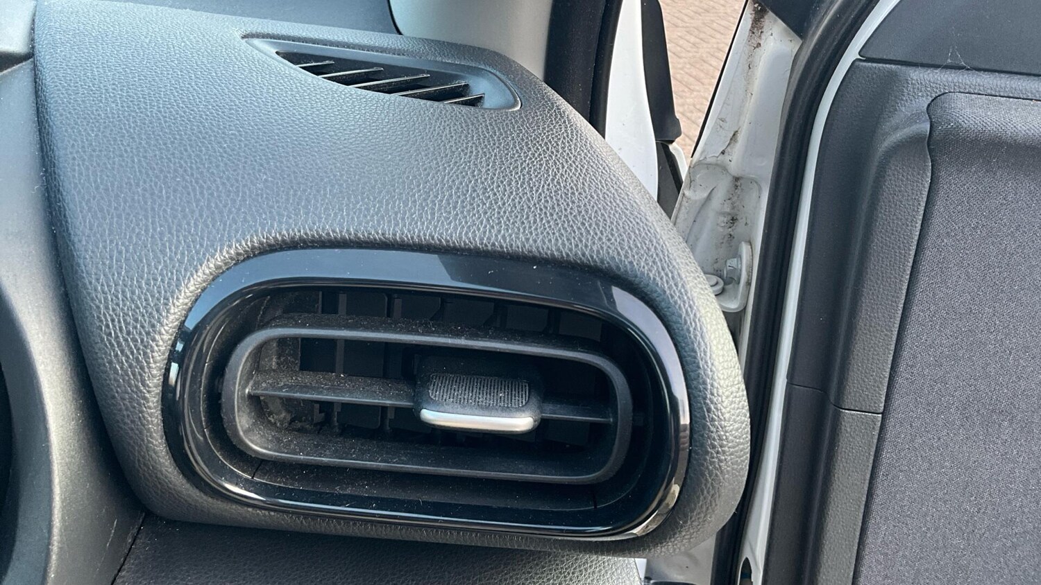 Used Toyota Yaris for sale - 77909771: Photo 41