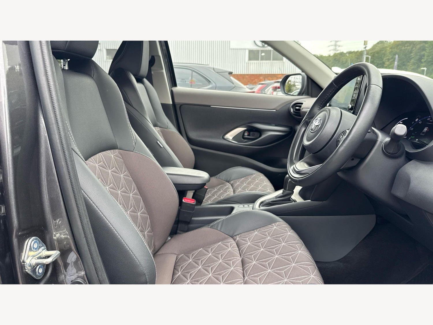 Used Toyota Yaris Cross 2023 for sale - 78072357: Photo 13