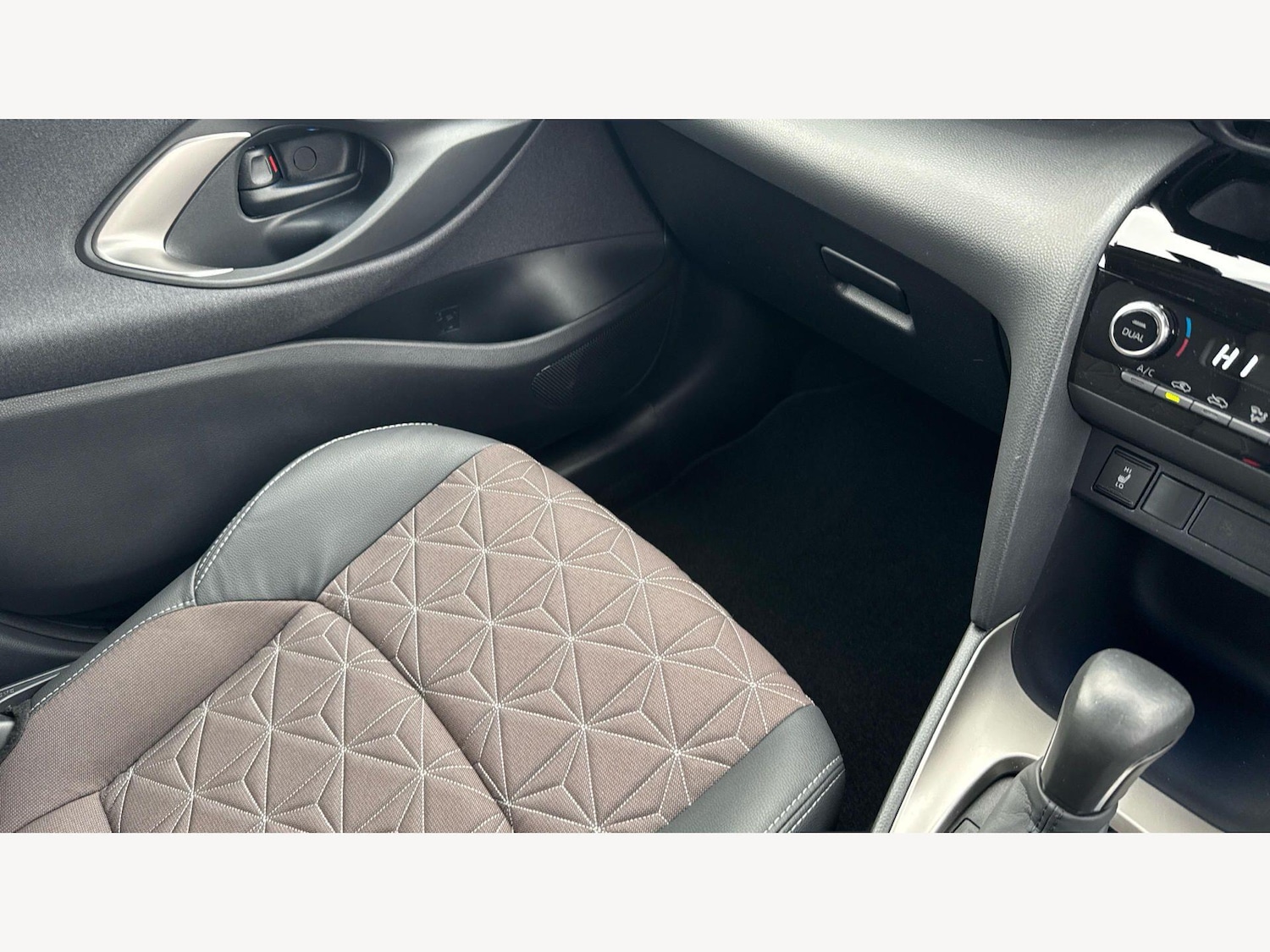 Used Toyota Yaris Cross 2023 for sale - 78072357: Photo 44