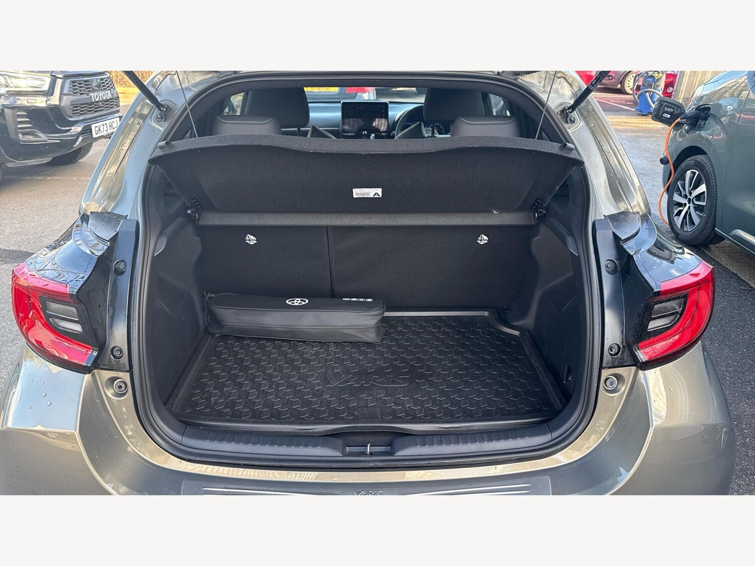 Used Toyota Yaris for sale - 77670593: Photo 16