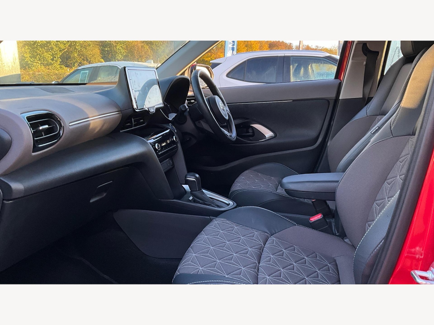 Used Toyota Yaris Cross 2024 for sale - 76432597: Photo 12