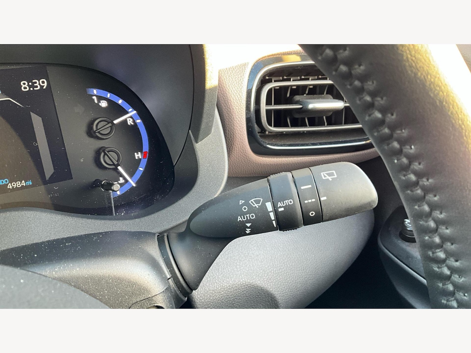 Used Toyota Yaris Cross 2024 for sale - 76432597: Photo 34