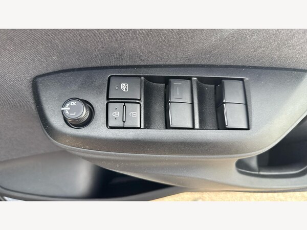 Used Toyota Yaris 2024 for sale - 75552472: Photo 35