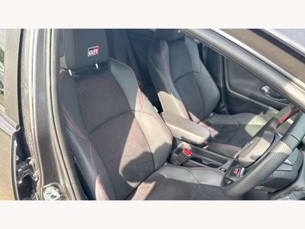 Used Toyota Yaris 2024 for sale - 75552472: Photo 43