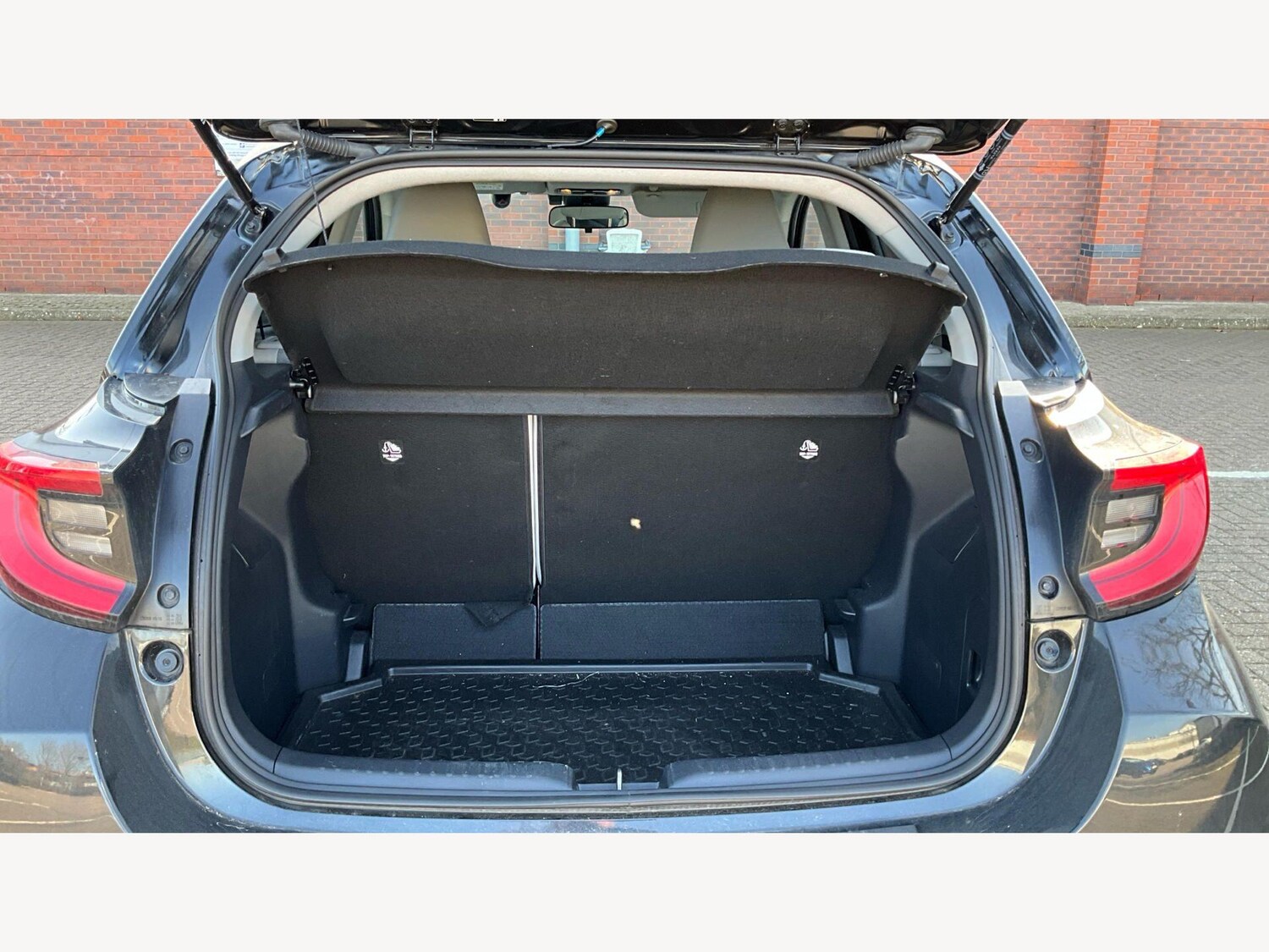 Used Toyota Yaris for sale - 77956995: Photo 16