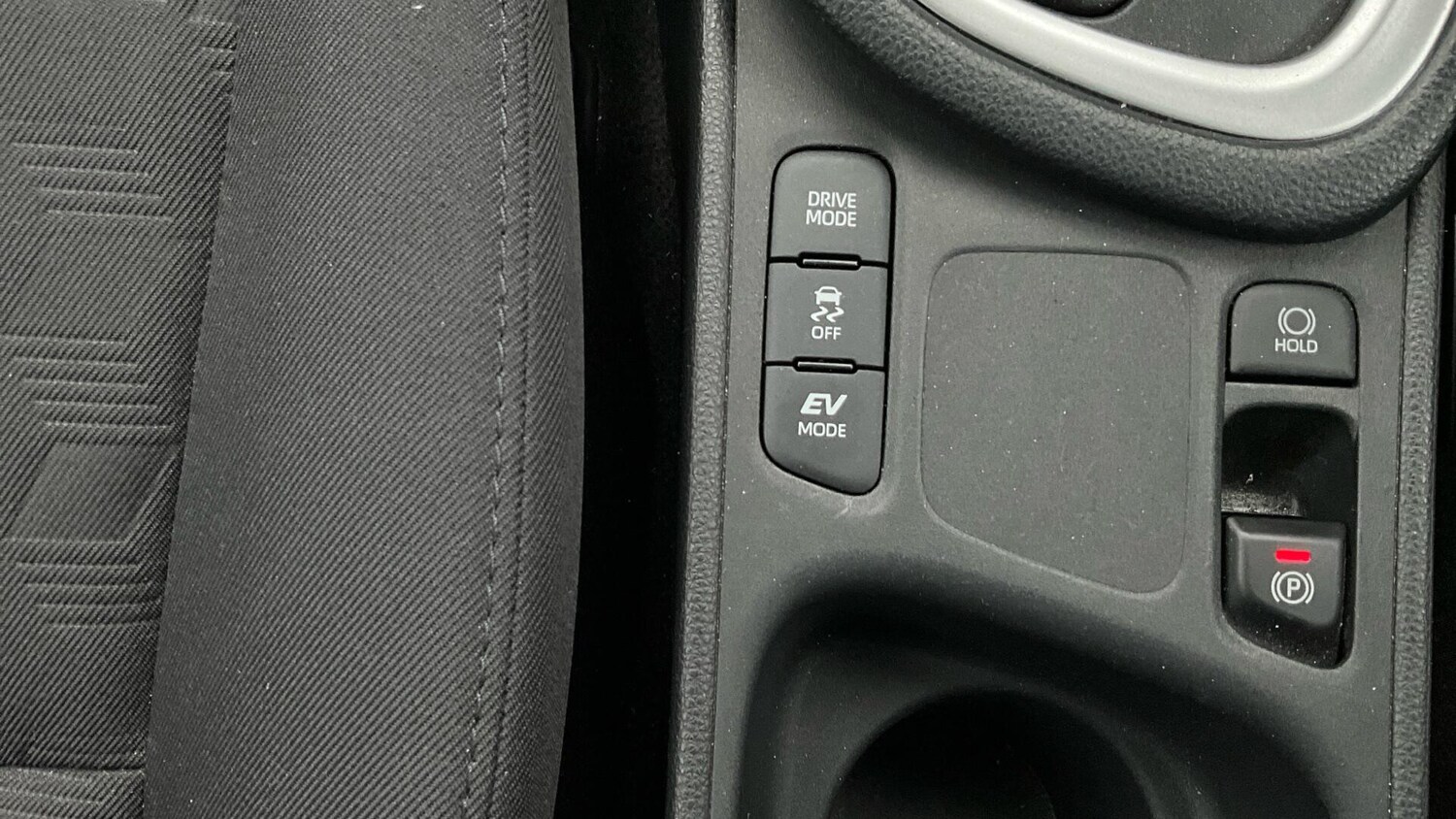 Used Toyota Yaris 2025 for sale - 77073954: Photo 40