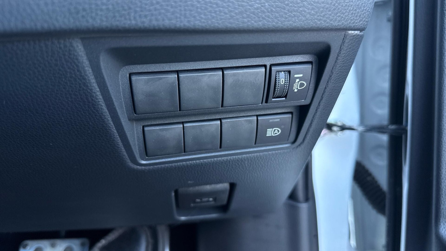 Used Toyota Yaris 2023 for sale - 77993394: Photo 42