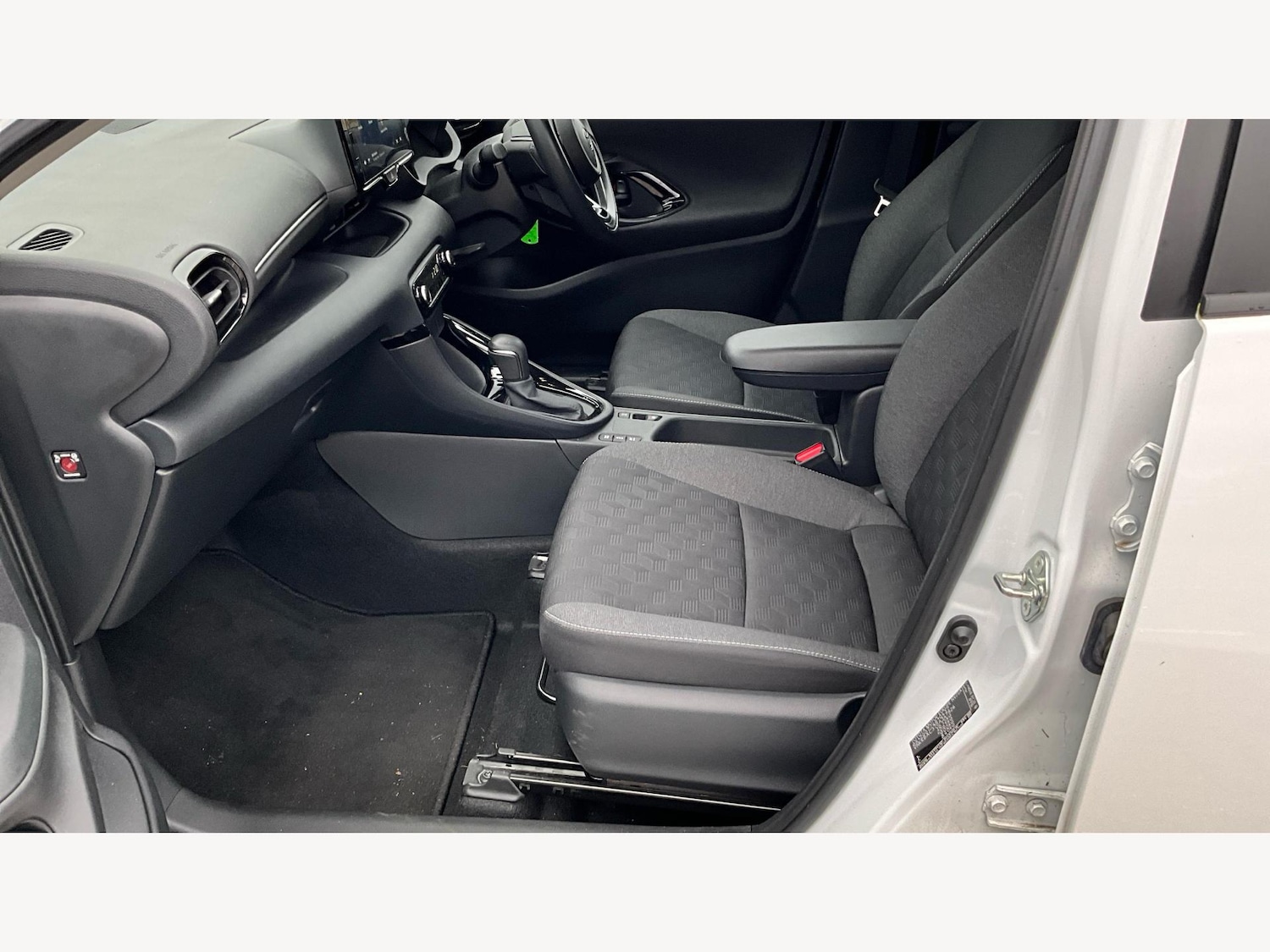 Used Toyota Yaris 2024 for sale - 77028948: Photo 12