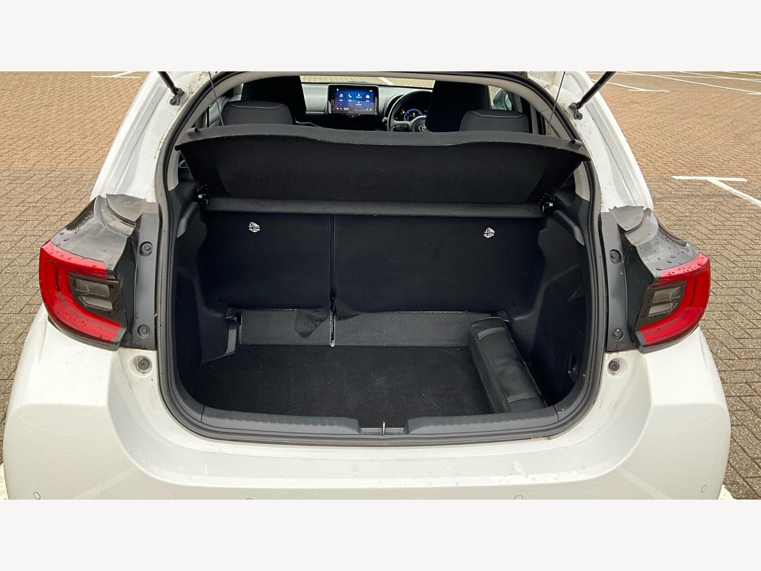 Used Toyota Yaris 2024 for sale - 77028948: Photo 16