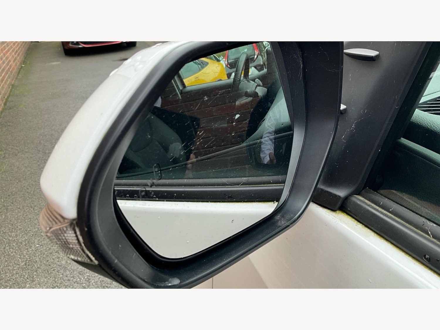 Used Toyota Yaris 2024 for sale - 77028948: Photo 24