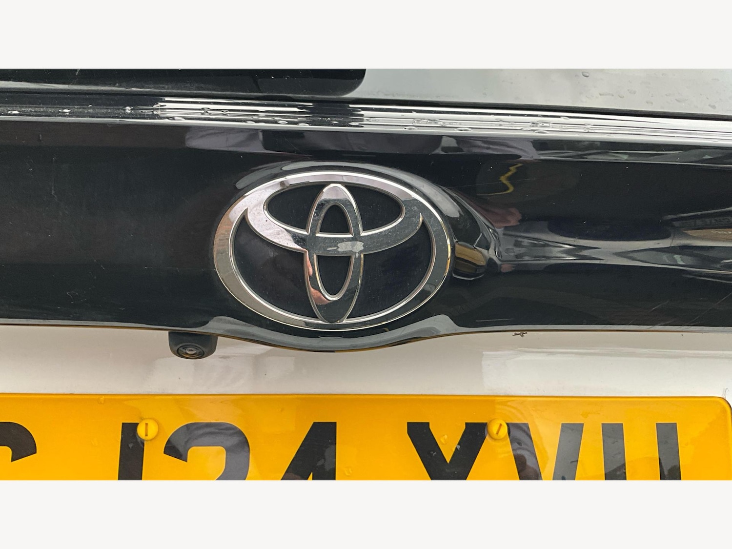 Used Toyota Yaris 2024 for sale - 77028948: Photo 27