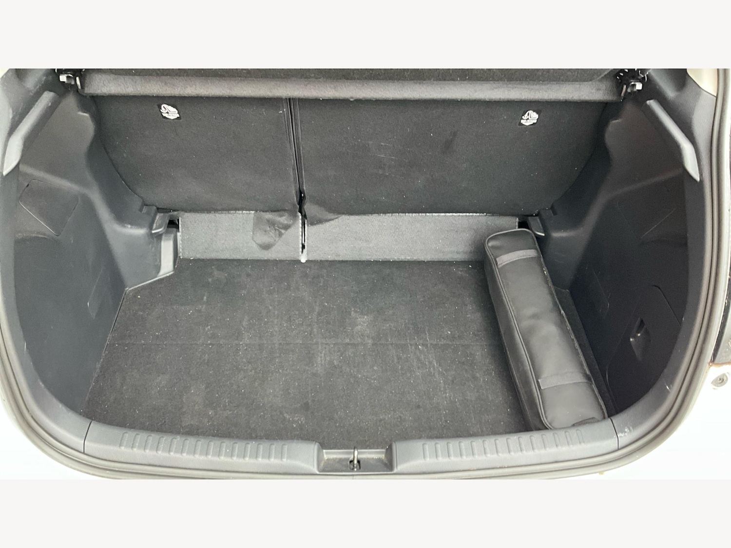 Used Toyota Yaris 2024 for sale - 77028948: Photo 32