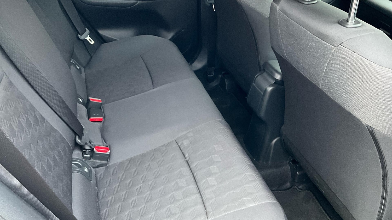 Used Toyota Yaris 2024 for sale - 77028948: Photo 35