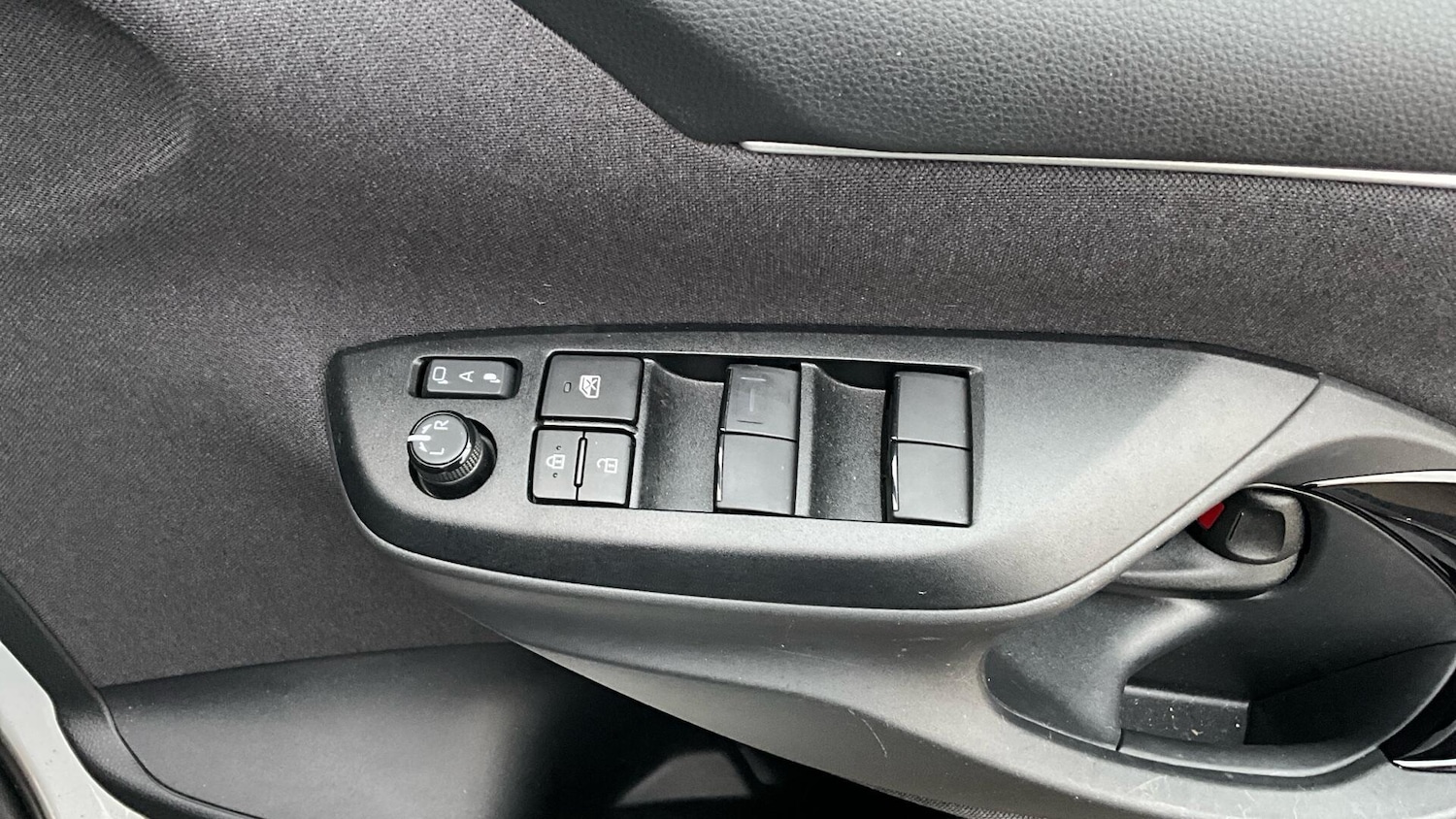 Used Toyota Yaris 2024 for sale - 77028948: Photo 36