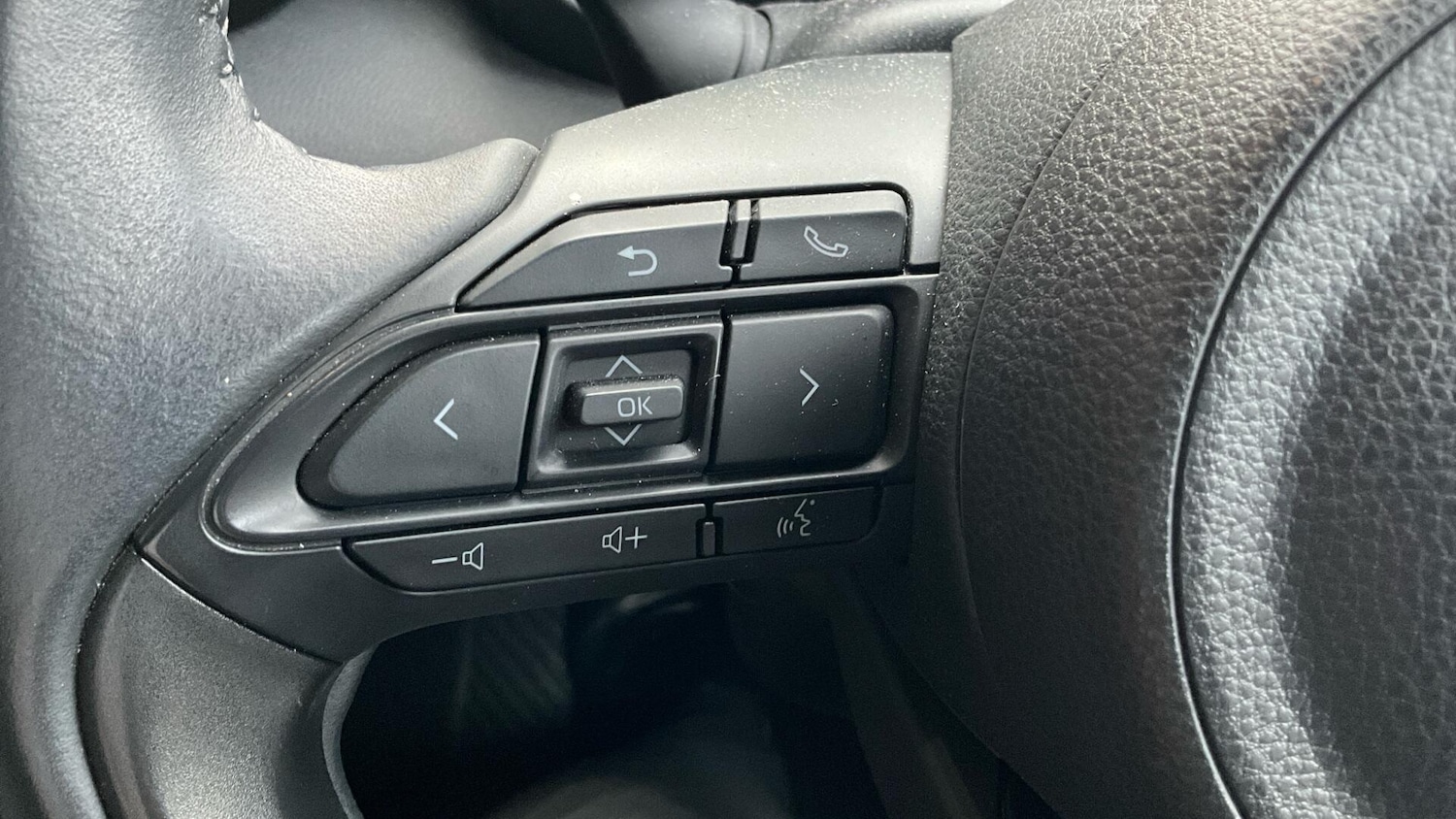 Used Toyota Yaris 2024 for sale - 77028948: Photo 39