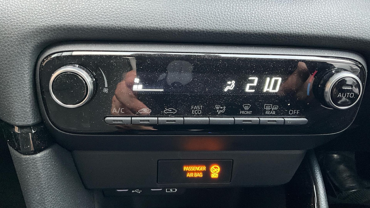 Used Toyota Yaris 2024 for sale - 77028948: Photo 46