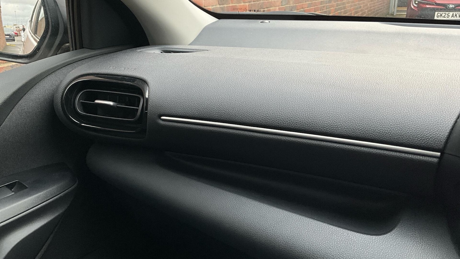 Used Toyota Yaris 2024 for sale - 77028948: Photo 49