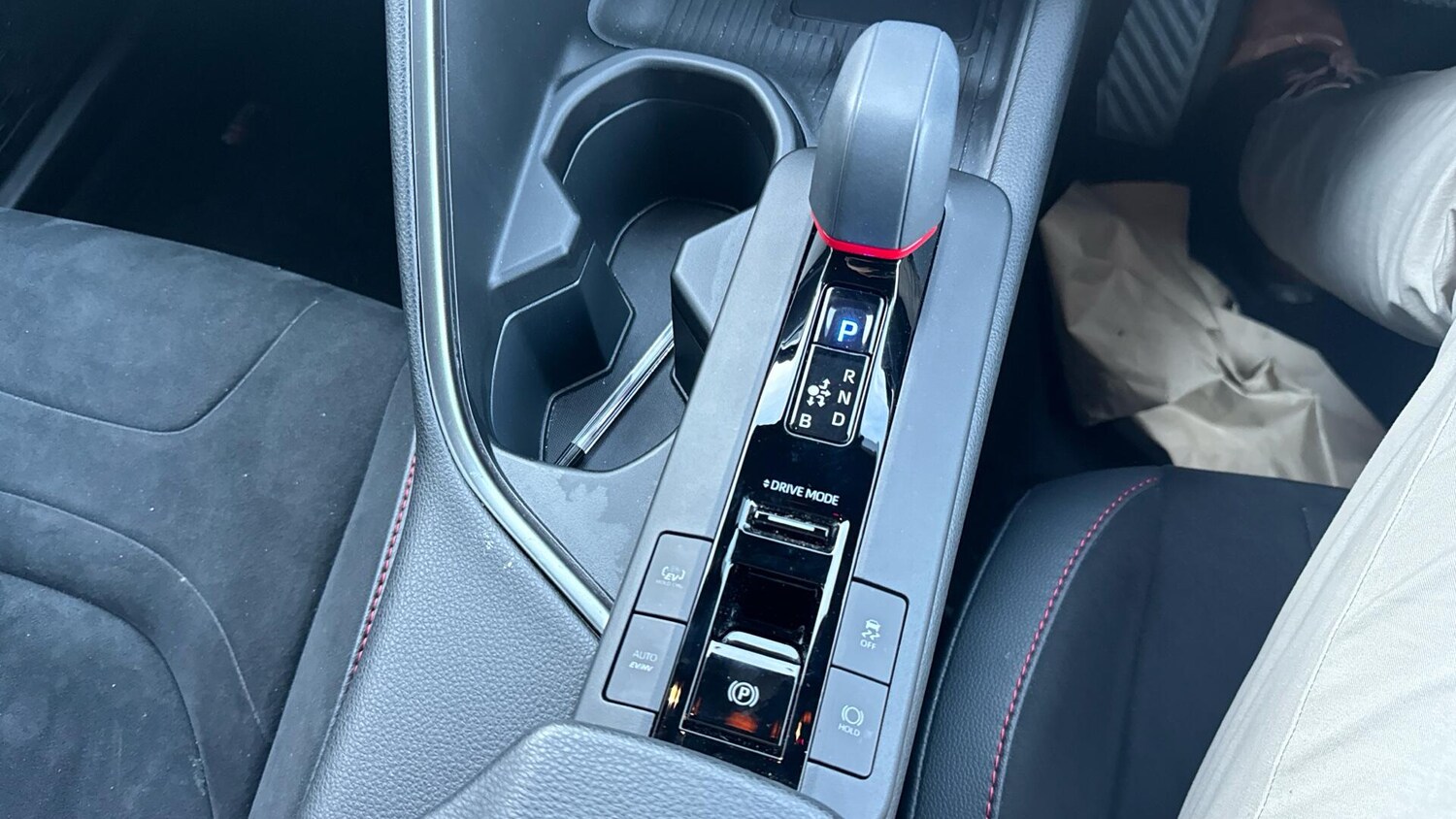 Used Toyota C-HR 2024 for sale - 77230185: Photo 39