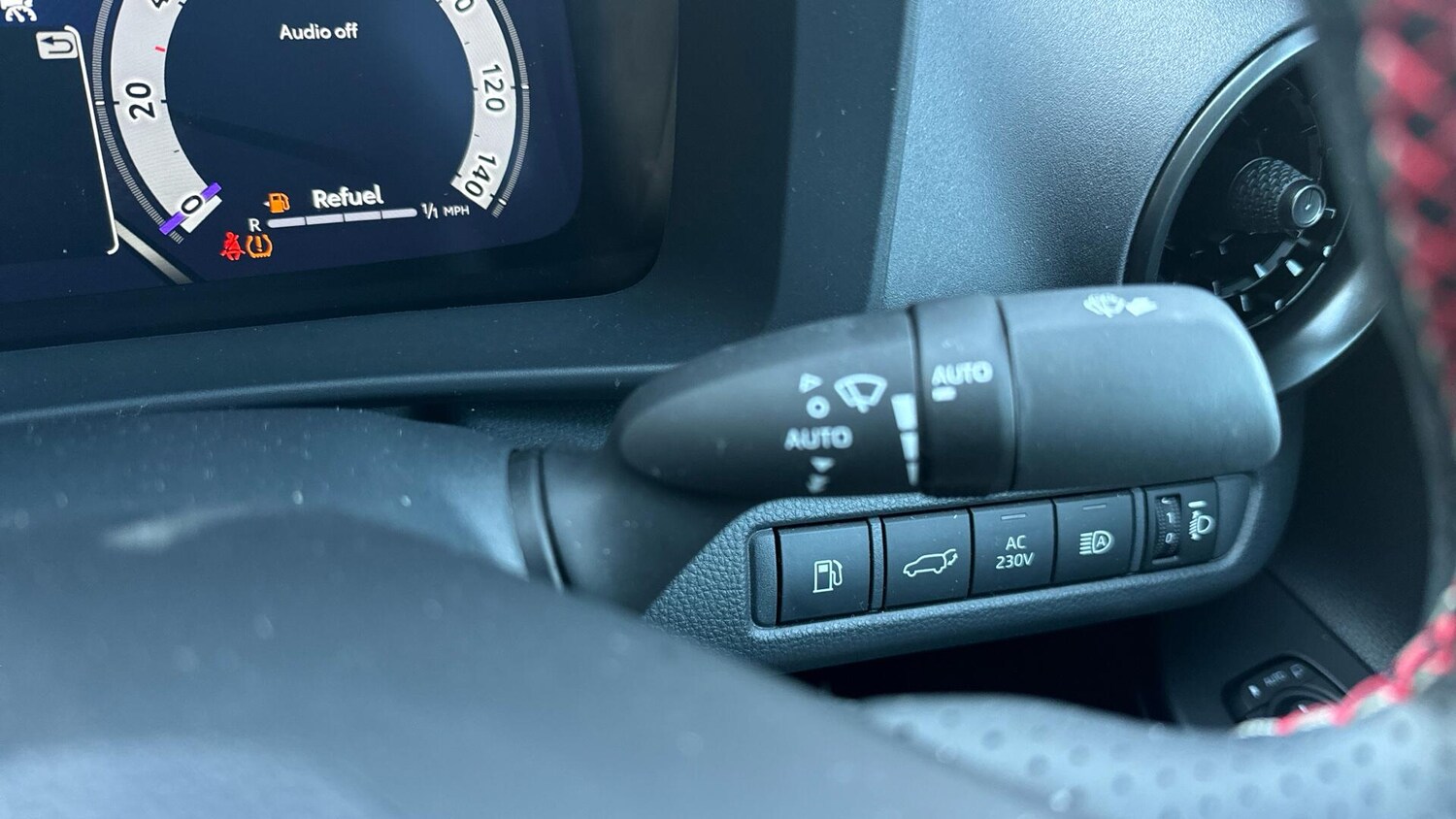 Used Toyota C-HR 2024 for sale - 77230185: Photo 44